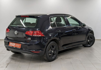 Подержанный автомобиль Volkswagen Golf Hatchback 2014 года (5 фото)
