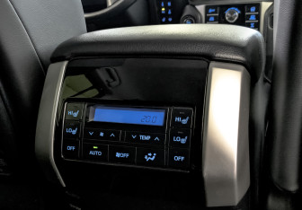 Подержанный автомобиль Toyota Land Cruiser Prado 2021 года (30 фото)
