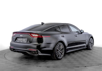 Подержанный автомобиль Kia Stinger 2019 года (5 фото)