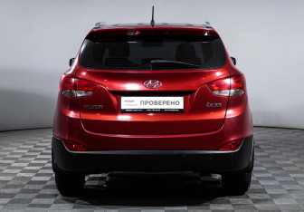 Подержанный автомобиль Hyundai ix35 2010 года (6 фото)