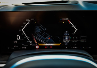 Подержанный автомобиль BMW X7 2022 года (38 фото)