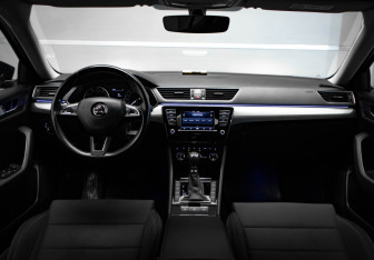 Подержанный автомобиль Skoda Superb Liftback 2018 года (8 фото)