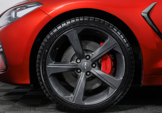 Подержанный автомобиль Genesis G70 2018 года (29 фото)