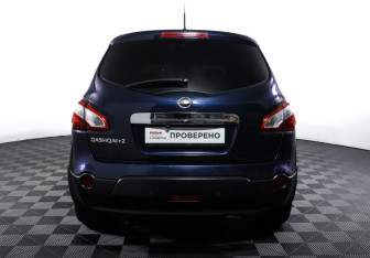 Подержанный автомобиль Nissan Qashqai+2 2010 года (6 фото)