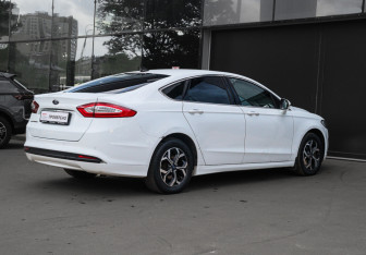 Подержанный автомобиль Ford Mondeo Sedan 2018 года (4 фото)
