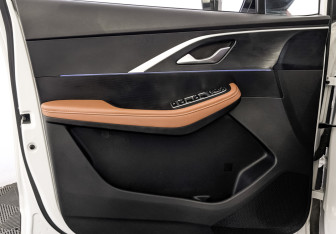 Подержанный автомобиль Omoda C5 2022 года (19 фото)