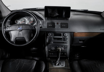 Подержанный автомобиль Volvo XC90 2011 года (12 фото)