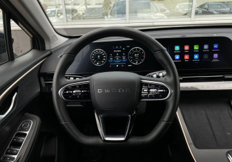 Подержанный автомобиль Omoda C5 2024 года (14 фото)