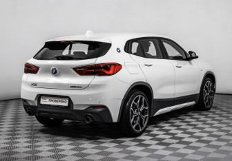 Подержанный автомобиль BMW X2 2018 года (5 фото)