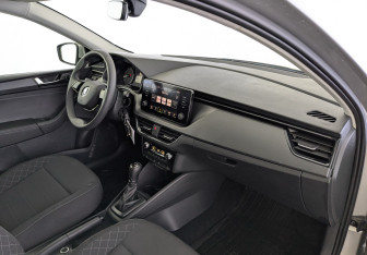Подержанный автомобиль Skoda Rapid Liftback 2021 года (11 фото)