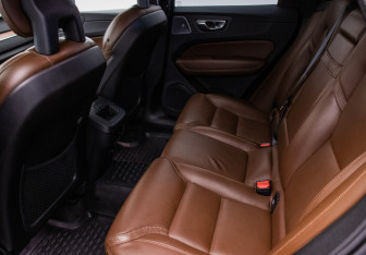 Подержанный автомобиль Volvo XC60 2018 года (11 фото)