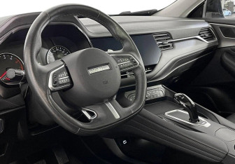 Подержанный автомобиль Haval F7 2022 года (6 фото)