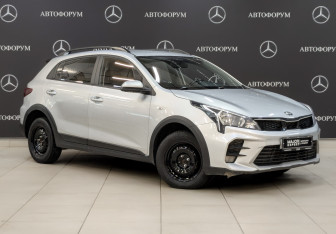 Подержанный автомобиль Kia Rio Hatchback 2021 года (3 фото)