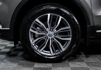 Подержанный автомобиль Geely Atlas Pro 2022 года (10 фото)