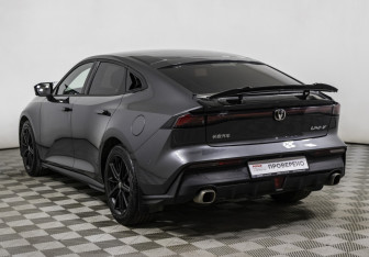 Подержанный автомобиль Changan UNI-V 2023 года (7 фото)