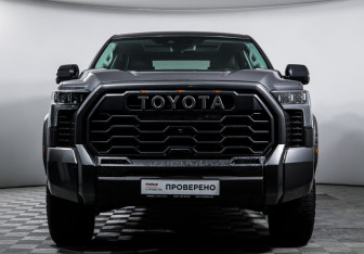 Подержанный автомобиль Toyota Tundra 2023 года (2 фото)