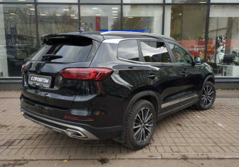 Подержанный автомобиль Chery Tiggo 8 Pro 2021 года (8 фото)