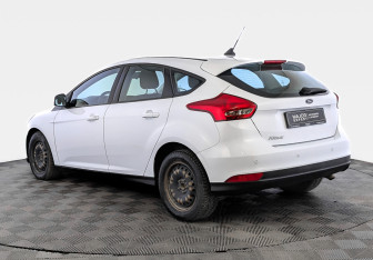 Подержанный автомобиль Ford Focus Hatchback 2018 года (7 фото)