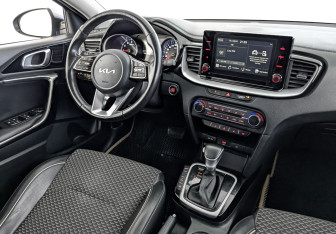 Подержанный автомобиль Kia Ceed Wagon 2021 года (28 фото)