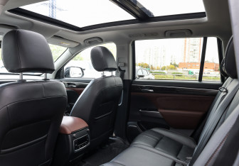 Подержанный автомобиль GAC GS8 2021 года (24 фото)