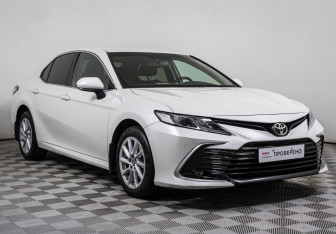 Подержанный автомобиль Toyota Camry Sedan 2021 года (3 фото)