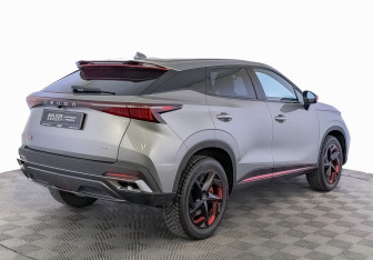 Подержанный автомобиль Omoda C5 2023 года (5 фото)