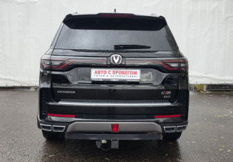 Подержанный автомобиль Changan CS95 2024 года (6 фото)