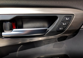 Подержанный автомобиль Toyota Highlander 2025 года (23 фото)