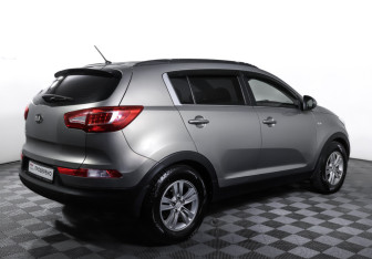 Подержанный автомобиль Kia Sportage 2011 года (5 фото)