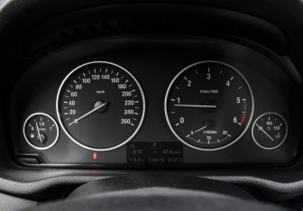 Подержанный автомобиль BMW X3 2013 года (14 фото)