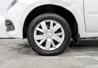 Подержанный автомобиль LADA (ВАЗ) Granta Sedan 2024 года (17 фото)