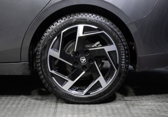 Подержанный автомобиль Changan Lamore 2023 года (25 фото)