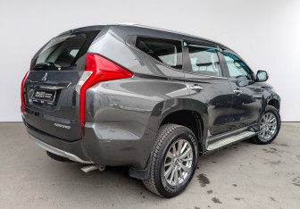 Подержанный автомобиль Mitsubishi Pajero Sport 2018 года (5 фото)