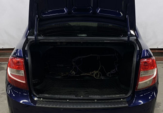 Подержанный автомобиль LADA (ВАЗ) Granta Sedan 2013 года (9 фото)