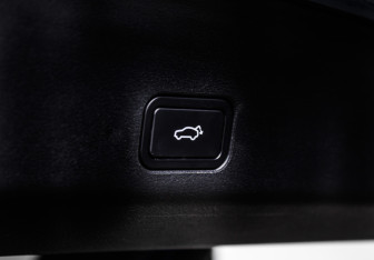 Подержанный автомобиль Geely Monjaro 2023 года (19 фото)