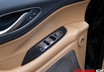 Подержанный автомобиль Voyah Dream 2023 года (25 фото)