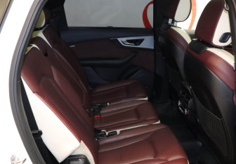 Подержанный автомобиль Audi Q7 2016 года (24 фото)