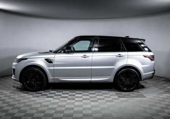 Подержанный автомобиль Land Rover Range Rover Sport 2018 года (8 фото)