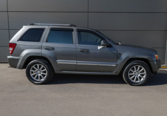 Подержанный автомобиль Jeep Grand Cherokee 2007 года (4 фото)