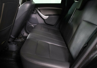 Подержанный автомобиль Renault Duster 2013 года (9 фото)