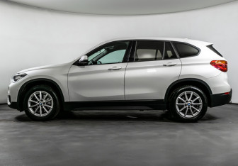 Подержанный автомобиль BMW X1 2019 года (8 фото)