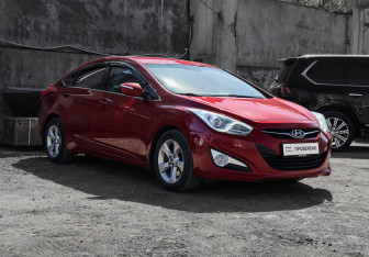 Подержанный автомобиль Hyundai i40 Sedan 2013 года (3 фото)