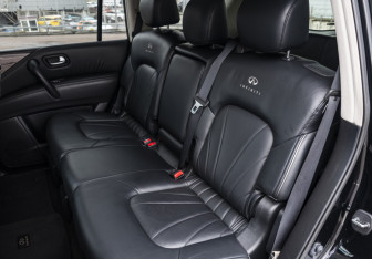 Подержанный автомобиль Infiniti QX80 2013 года (15 фото)
