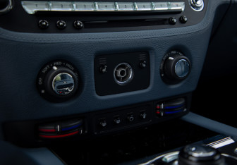 Подержанный автомобиль Rolls-Royce Ghost 2010 года (22 фото)