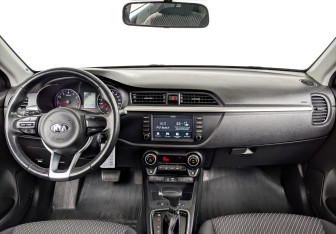 Подержанный автомобиль Kia Rio Hatchback 2019 года (14 фото)