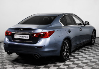 Подержанный автомобиль Infiniti Q50 2016 года (5 фото)