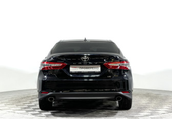 Подержанный автомобиль Toyota Camry Sedan 2021 года (6 фото)