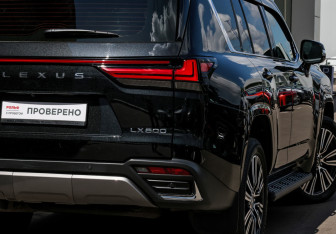 Подержанный автомобиль Lexus LX 2025 года (31 фото)