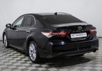 Подержанный автомобиль Toyota Camry Sedan 2020 года (7 фото)