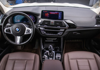 Подержанный автомобиль BMW X3 2020 года (13 фото)